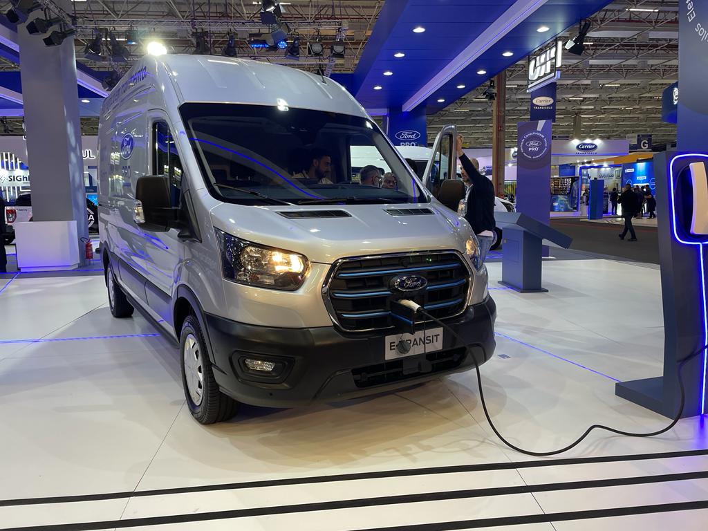 Ford mostra Transit Chassi e automática na Fenatran 2022