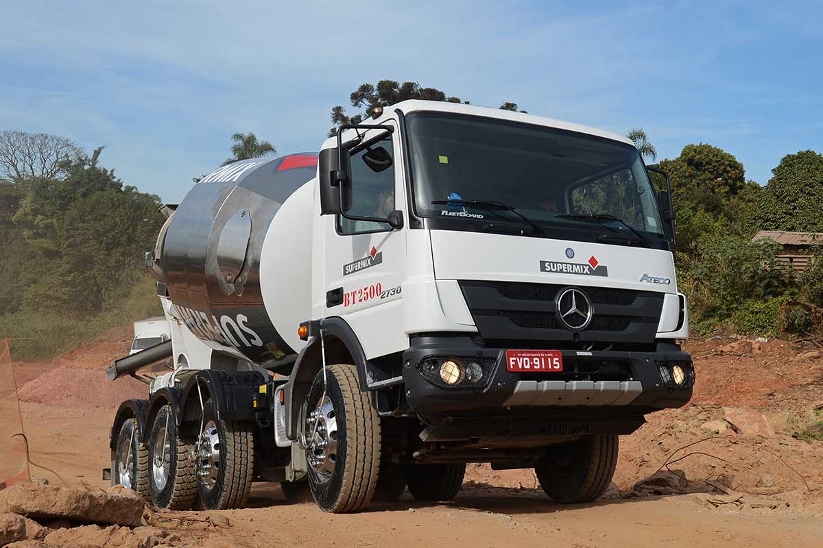 mercedes-benz-atego-2730-8x4-betoneira-o-caminh-o-mais-leve-do-setor