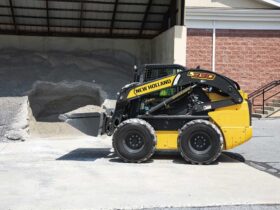 Minicarregadeira New Holland L330