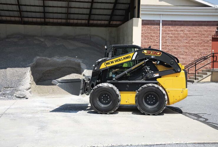 Minicarregadeira New Holland L330