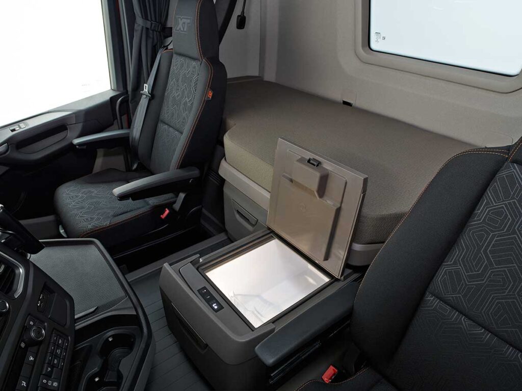 Interior R450 6x2 Heróis da Estrada