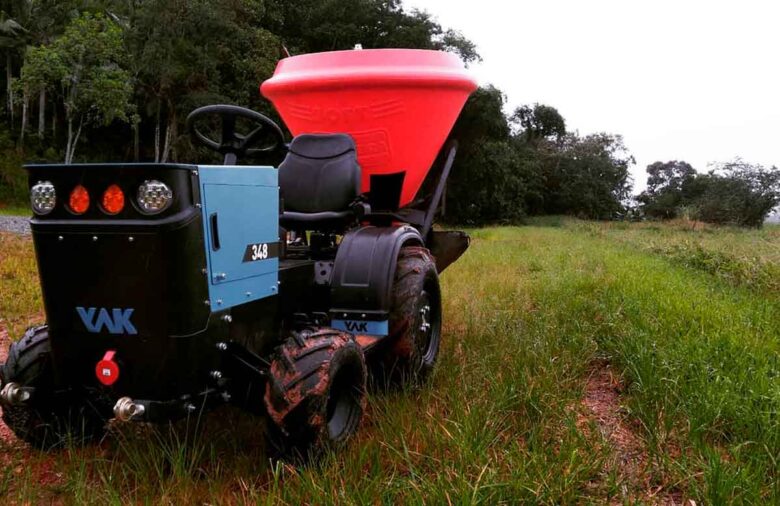 YAK 348 trator elétrico