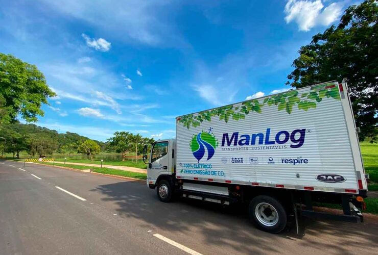 Caminhão elétrico Manlog Transportes