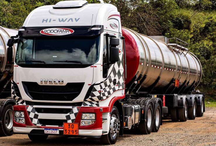 IVECO Hi-Way Rodofama Transportes