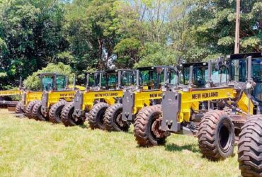 Motoniveladora New Holland