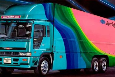 Hino Super Dolphin