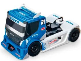 Réplica do caminhão da equipe IVECO Usual Racing que disputa a Copa Truck