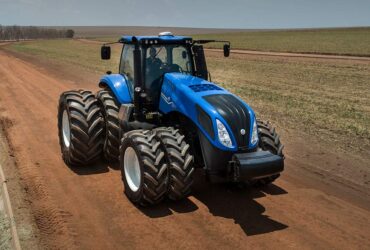 New Holland T8