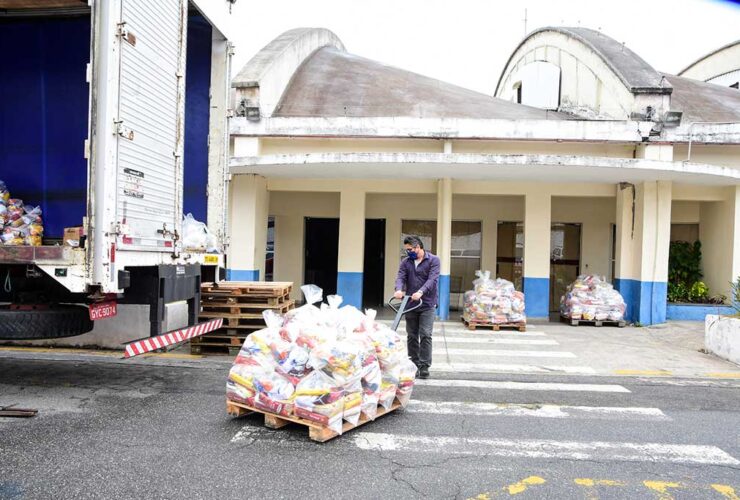 Doação de alimentos Mercedes-Benz pandemia