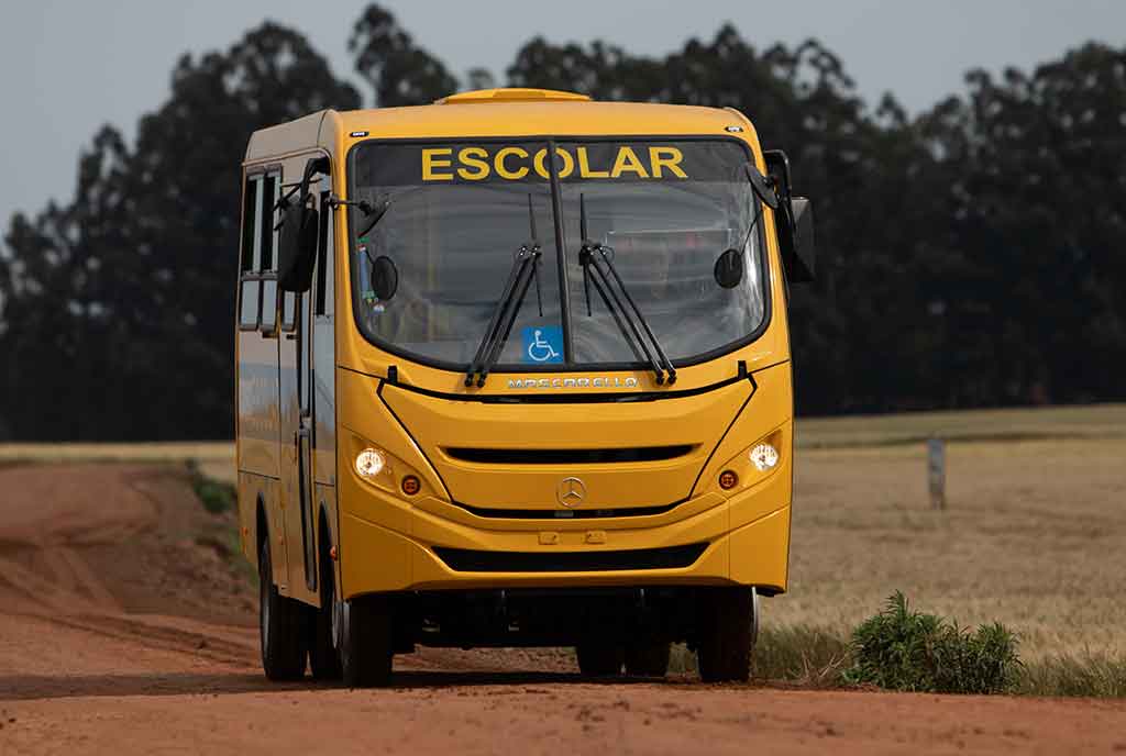 Mercedes-Benz apresenta novo modelo para o “Caminho da Escola”