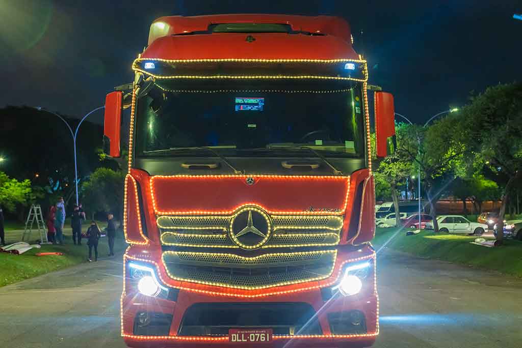 Novo Actros participa da Caravana de Natal da Coca-Cola 