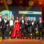 Carlos Tavares, diretor geral de Pós-Venda da IVECO para a América Latina, e representantes da IVECO recebem o Prêmio Consumidor Moderno