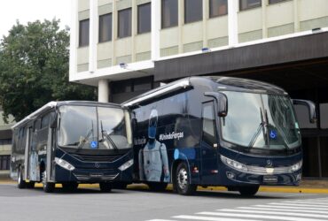 ônibus Mercedes-Benz OF 1519 urbano e O 500 R rodoviário
