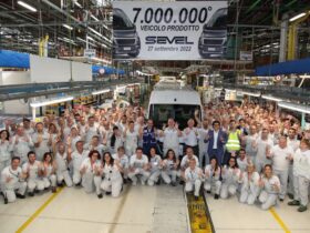 Fábrica de comerciais da Stellantis na Europa registra 7 milhões de unidades produzidas