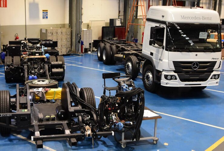 Mercedes-Benz faz customização de chassis de ônibus e veículos CKD