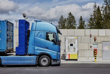 A Volvo Trucks começará a testar na Europa a partir de 2025 caminhões elétricos a hidrogênio em operações reais de transportes em vias públicas