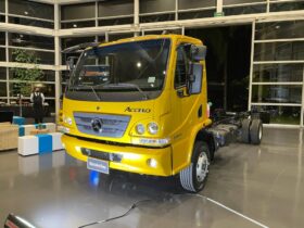 Mercedes-Benz Accelo 1017 4x2