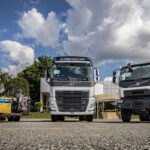 A Volvo já começou a produzir em sua fábrica de Curitiba, Paraná, seus caminhões e ônibus com motores Euro 6.