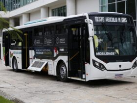 Ônibus movido a GNV: Scania e Compagas iniciam demonstração em Curitiba