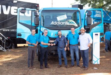 IVECO celebra venda de 22 caminhões Tector para frota da Addiante
