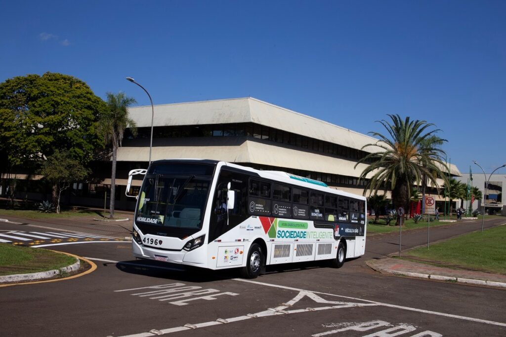 Ônibus movido a biometano é avaliado no transporte urbano de Londrina