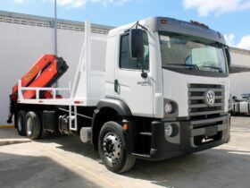 VW Constellation 24.280 entra em operação com superguindaste no México