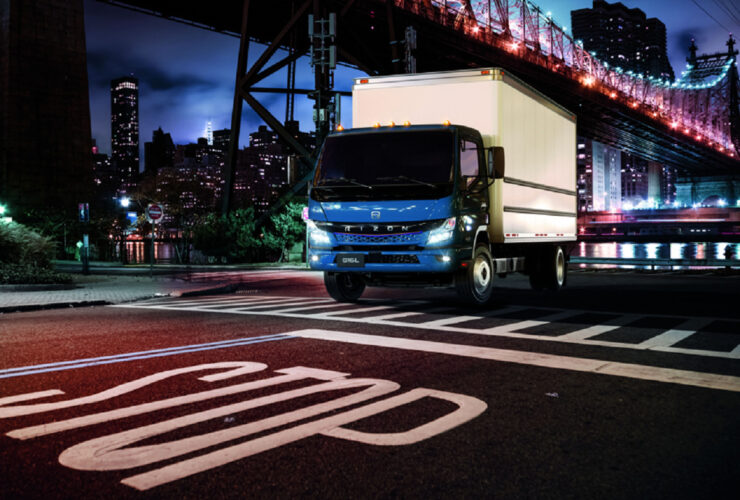 Daimler lança caminhões elétricos RIZON nos EUA