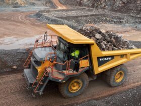 Volvo CE R60 é novo caminhão rígido para mineração e pedreiras