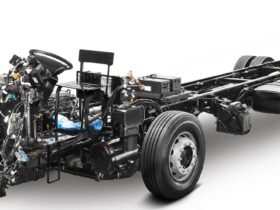 Mercedes-Benz é líder destacada nas vendas de ônibus para fretamento em 2023