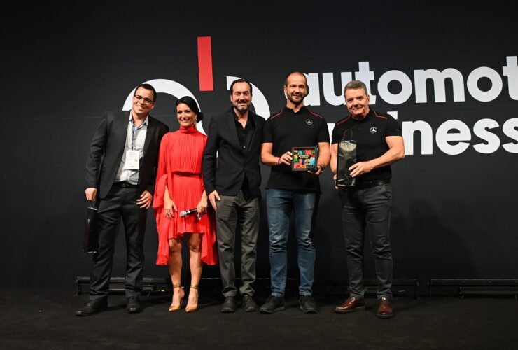 Mercedes-Benz Caminhões ganha prêmio ao oferecer a melhor experiência para clientes