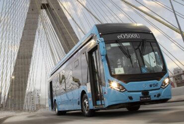 ônibus elétrico Mercedes-Benz eO500U