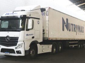 Mercedes-Benz s Actros 2548 6x2