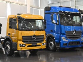 linha Mercedes-Benz de caminhões 2024
