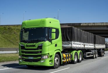 Em 2018, a Scania lançou a pioneira linha de caminhões movidos a gás natural (comprimido), liquefeito (gnl) e/ou biometano