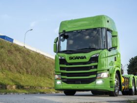 O GH 460 cavalos tem cabine alta Highline e pode ser configurado nas versões 4x2, 6x2 e 6x4. O motor de 13 litros desenvolve torque de 2.300Nm (1.000 @ 1.300 rpm)