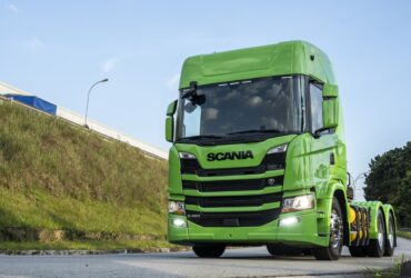 O GH 460 cavalos tem cabine alta Highline e pode ser configurado nas versões 4x2, 6x2 e 6x4. O motor de 13 litros desenvolve torque de 2.300Nm (1.000 @ 1.300 rpm)