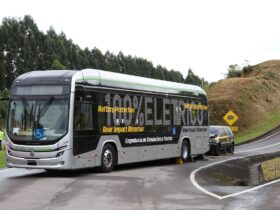 MARCOPOLO REALIZA INÉDITO CRASH TEST TRASEIRO COM ÔNIBUS ELÉTRICO ATTIVI INTEGRAL