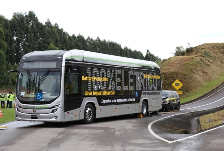 MARCOPOLO REALIZA INÉDITO CRASH TEST TRASEIRO COM ÔNIBUS ELÉTRICO ATTIVI INTEGRAL