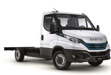 IVECO eDaily de frente na cor branca