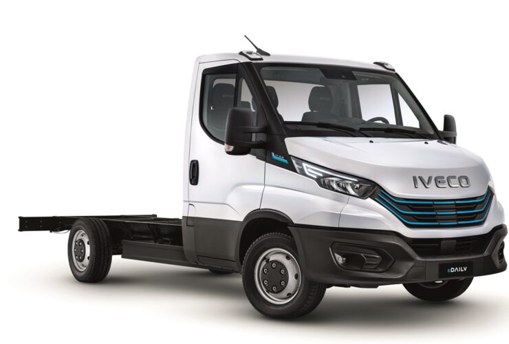 IVECO eDaily de frente na cor branca