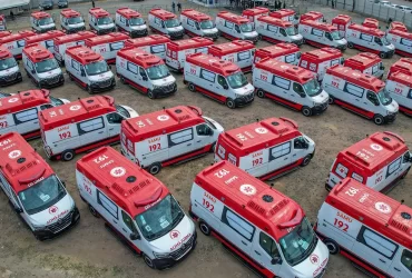 enault entrega 280 unidades do Master ambulância para o Governo Federal