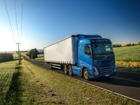 Volvo FH foi premiado em duas categorias do Selo Maior Valor de Revenda 2024