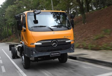 Mercedes-Benz Accelo 2025