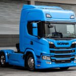 Scania G 30 4x2 (eletrico) de frente na cor azul