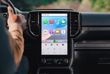 Atualização over-the-air traz melhorias visuais e funcionais para a picape, única da categoria com tecnologia OTA