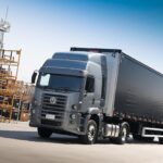 Constellation é o modelo mais buscado para instalação de implementos rodoviários e montadora lidera os segmentos de construção civil e coleta de resíduos