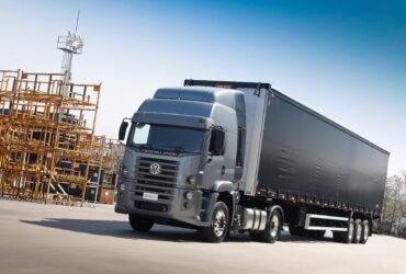 Constellation é o modelo mais buscado para instalação de implementos rodoviários e montadora lidera os segmentos de construção civil e coleta de resíduos