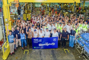 ZF eixos produzidos Brasil