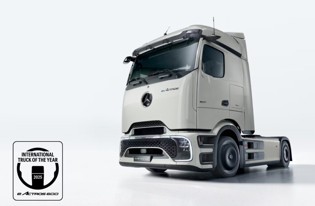 O top de linha elétrico da Mercedes-Benz permite percorrer mais de 100 quilômetros em marcha à ré sem interrupção