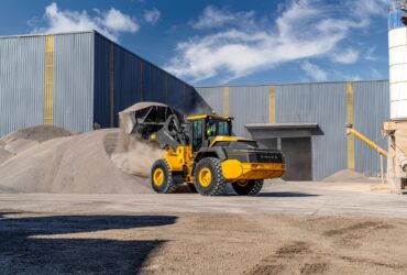 Carregadeira Volvo L120 Elétrica